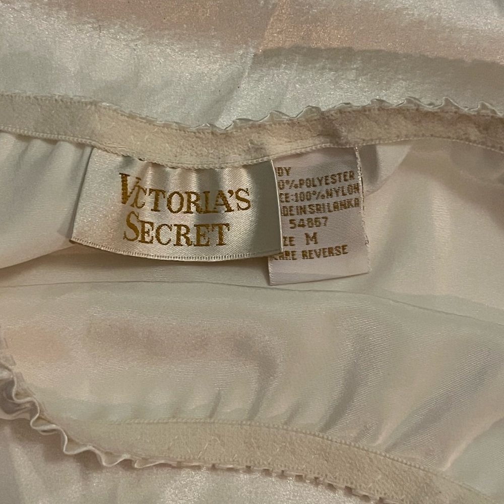 Vintage gold label Victoria’s Secret ivory slip M